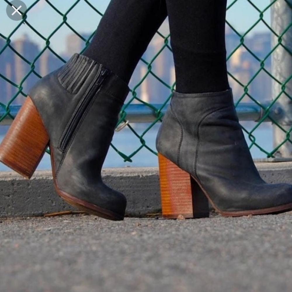 Jeffrey Campbell bootie